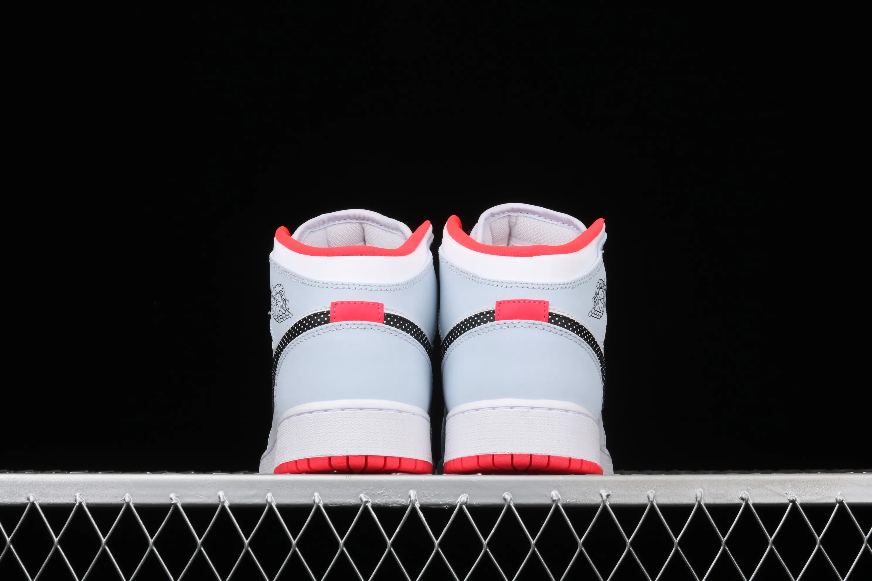All categories Air Jordan Jordan series basketball shoes Air Jordan 1 Mid Air Jordan 1 Mid AJ1 Joe 1 snowflake ice blue color mid-top basketball shoes 555112-400